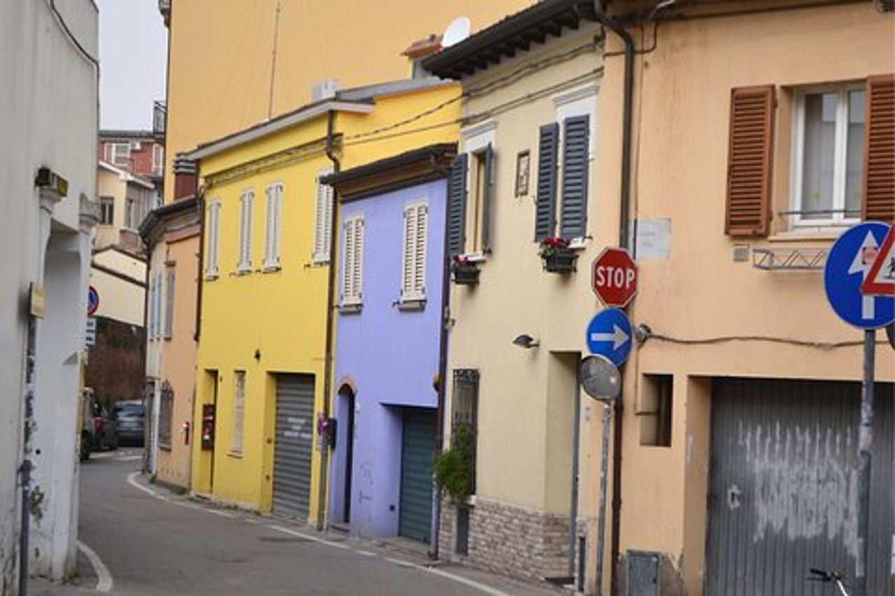 Caccia al tesoro a Rimini & tour a piedi con audioguida