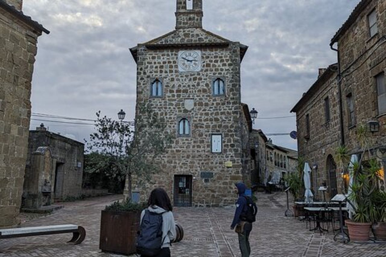 Alla ricerca delle necropoli perdute: Trekking a Sovana