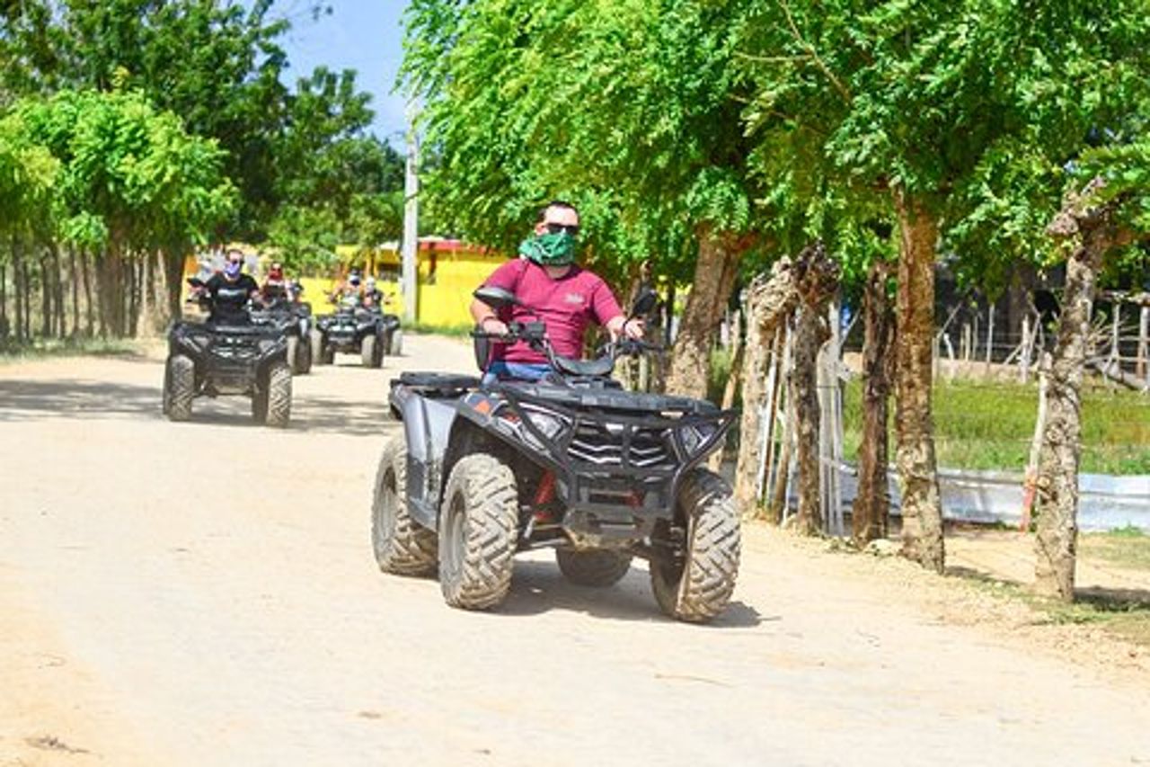 Giro in quad a quattro ruote a Punta Cana