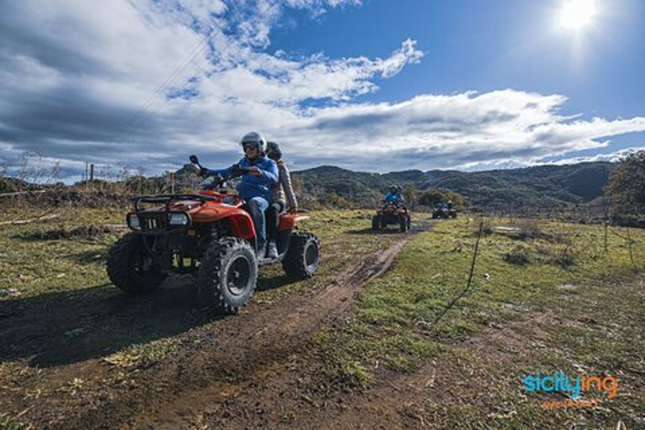 Gita fuori strada in quad nella Valle dell'Alcantara
