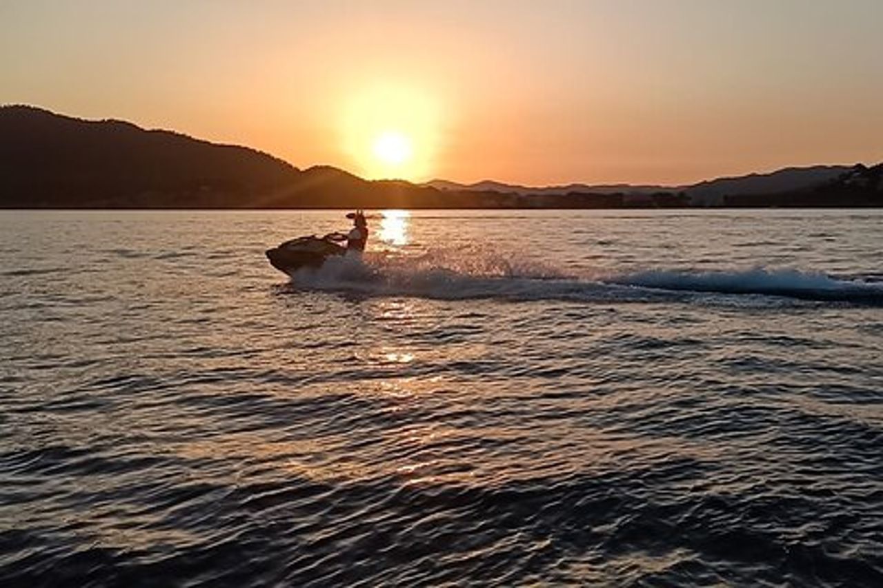 Tour in moto d'acqua al tramonto a Cala Millor