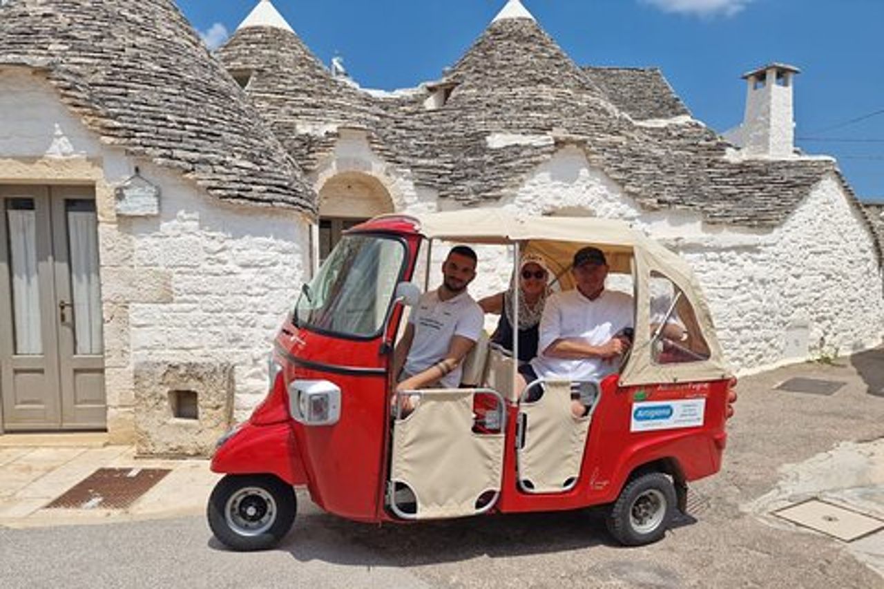 Audio Tour Alberobello con Ape Calessino/ e-Vespa /Fiat Topolino