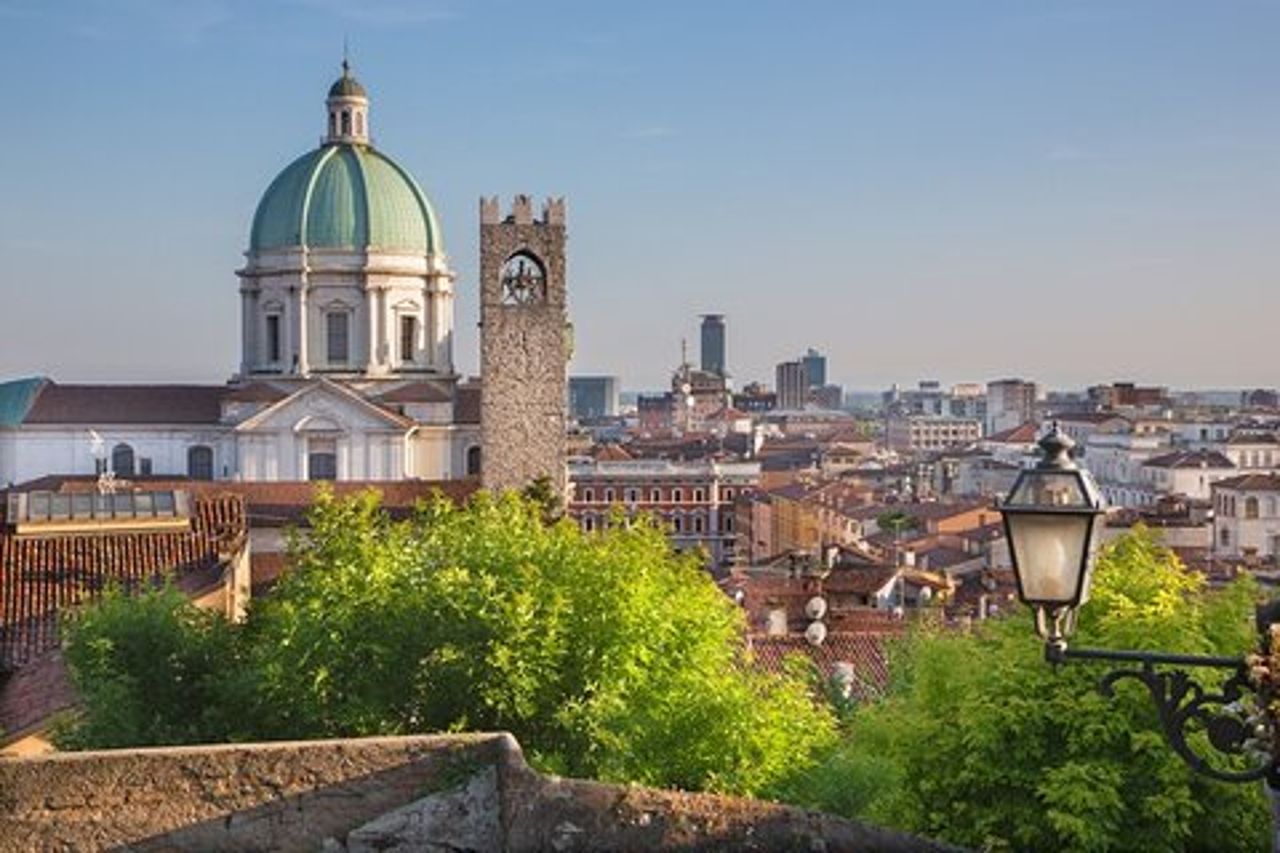 Brescia l'Inaspettato : Storia, Storie Locali & un drink