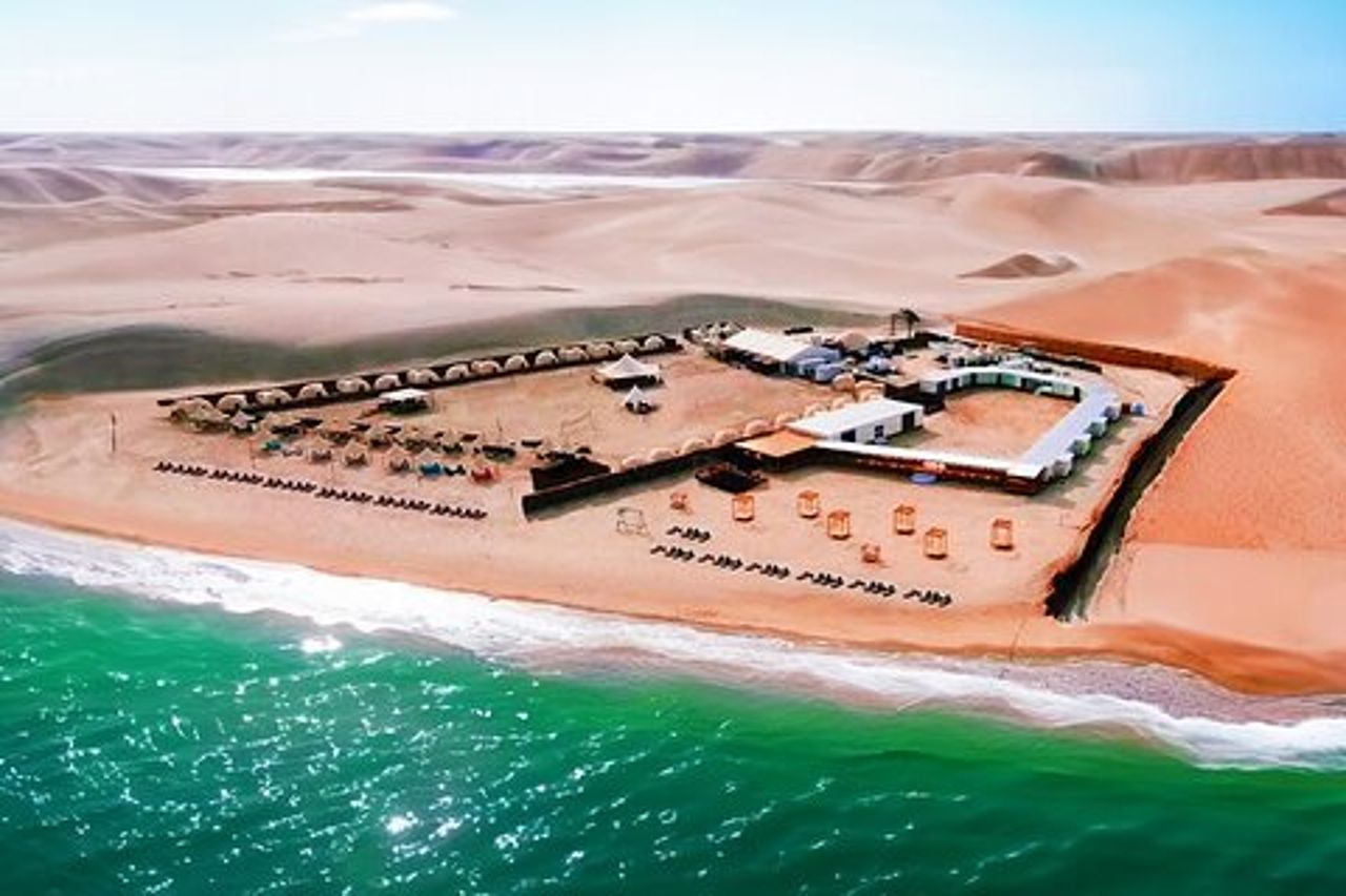 Safari privato nel deserto di un'intera giornata con buffet del beach camp