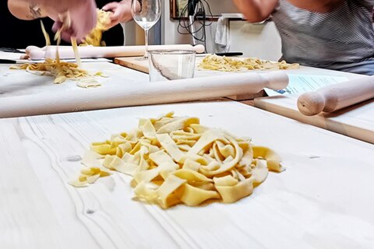 Esperienza Classe di cucina in San Gimignano con pranzo
