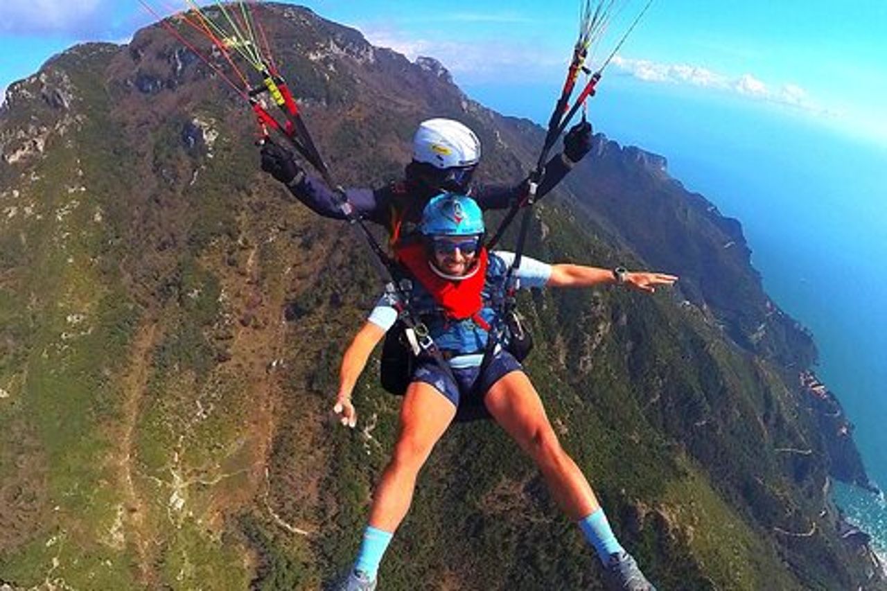 Parapendio biposto MAIORI Amalfi Coast Hike & Fly Experience