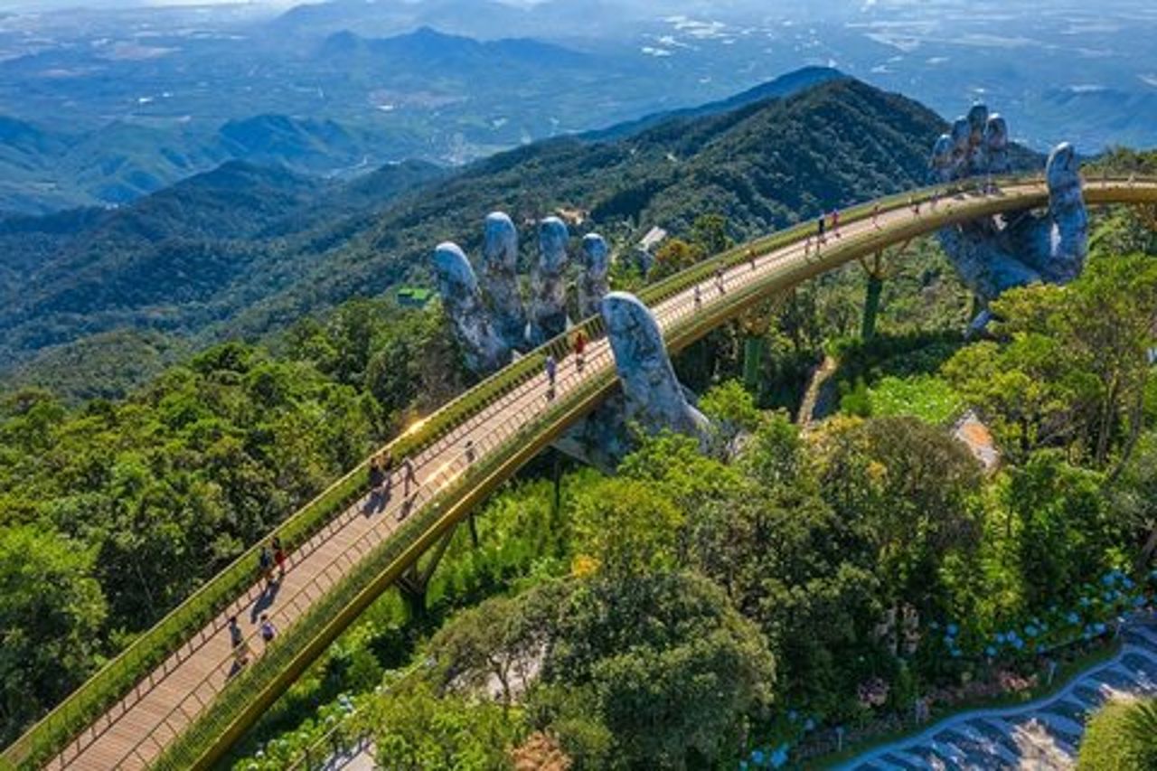 Tour di un giorno delle colline di Ba Na e del Golden Bridge da Da Nang