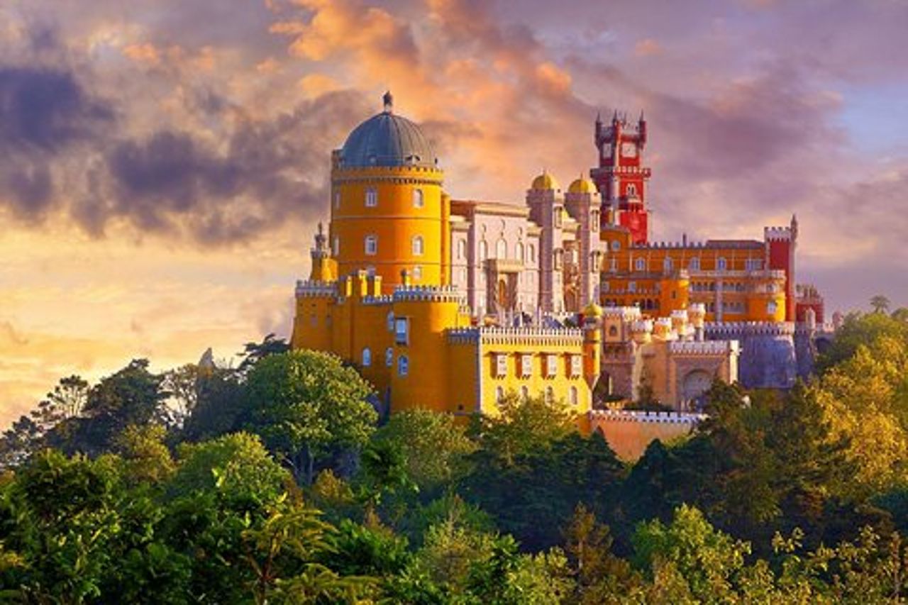 Tour privato di Sintra e Cascais con biglietto per il Palazzo Pena incluso