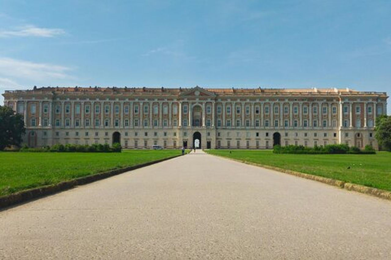 Tour Privato Intera Giornata alla Reggia di Caserta e a Pompei