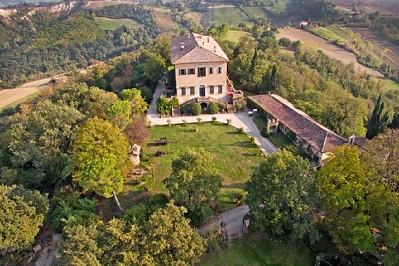 Esperienza di Degustazione vini Montevecchio Isolani