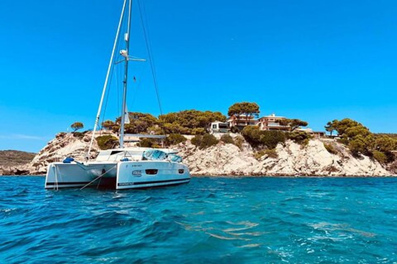 Catamarano di lusso a vela con bevande di benvenuto Tapas Max10 - 12Person