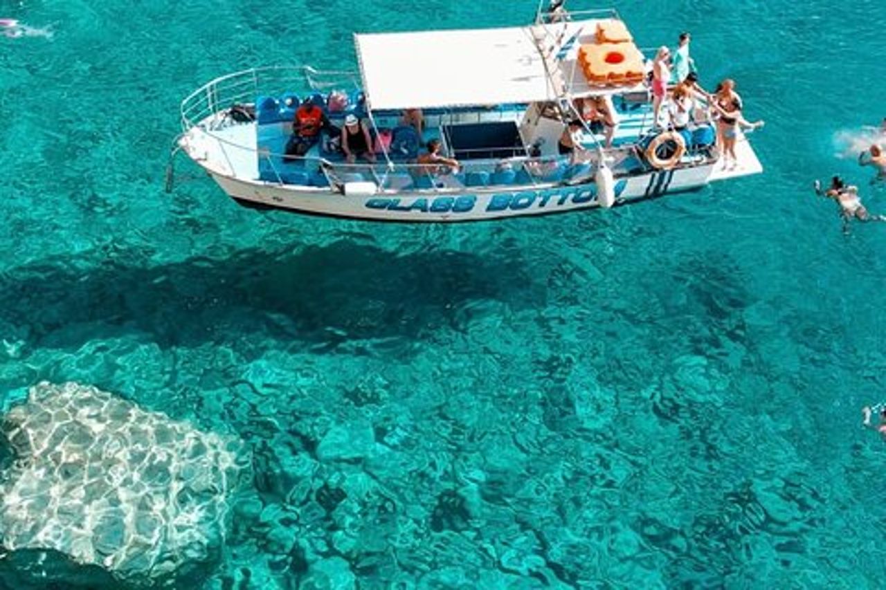 Zante: tour in barca con tartarughe con fondo di vetro alle grotte e alle isole di Keri