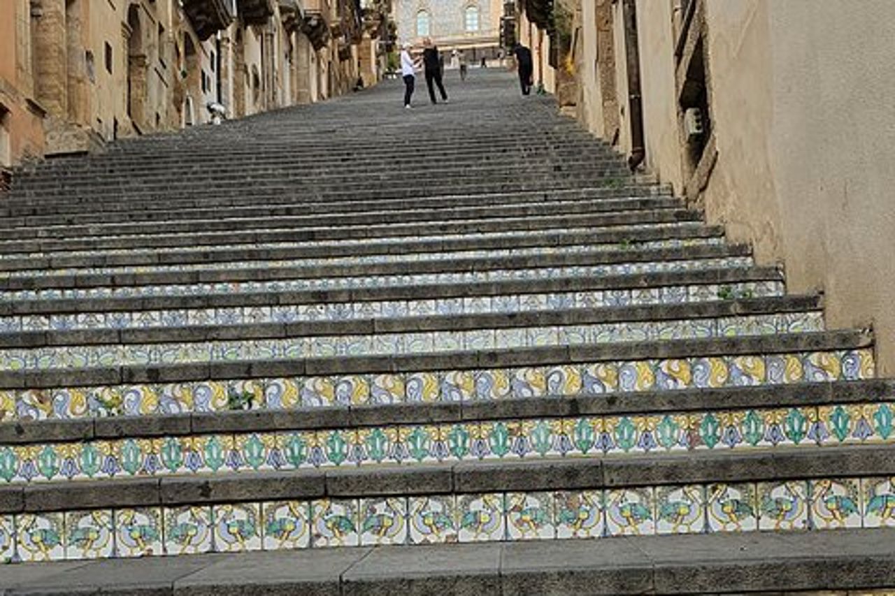 Alla scoperta dell'arte siciliana. Le ceramiche ed i mosaici