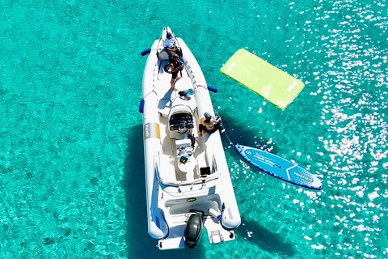 Tour in Gommone per Piccoli Gruppi Favignana e Levanzo da Trapani