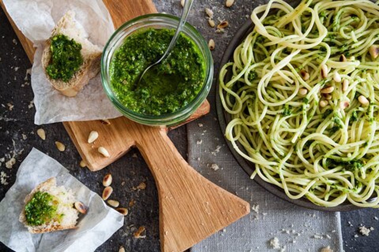 Corso di preparazione del pesto a casa del locale a Genova