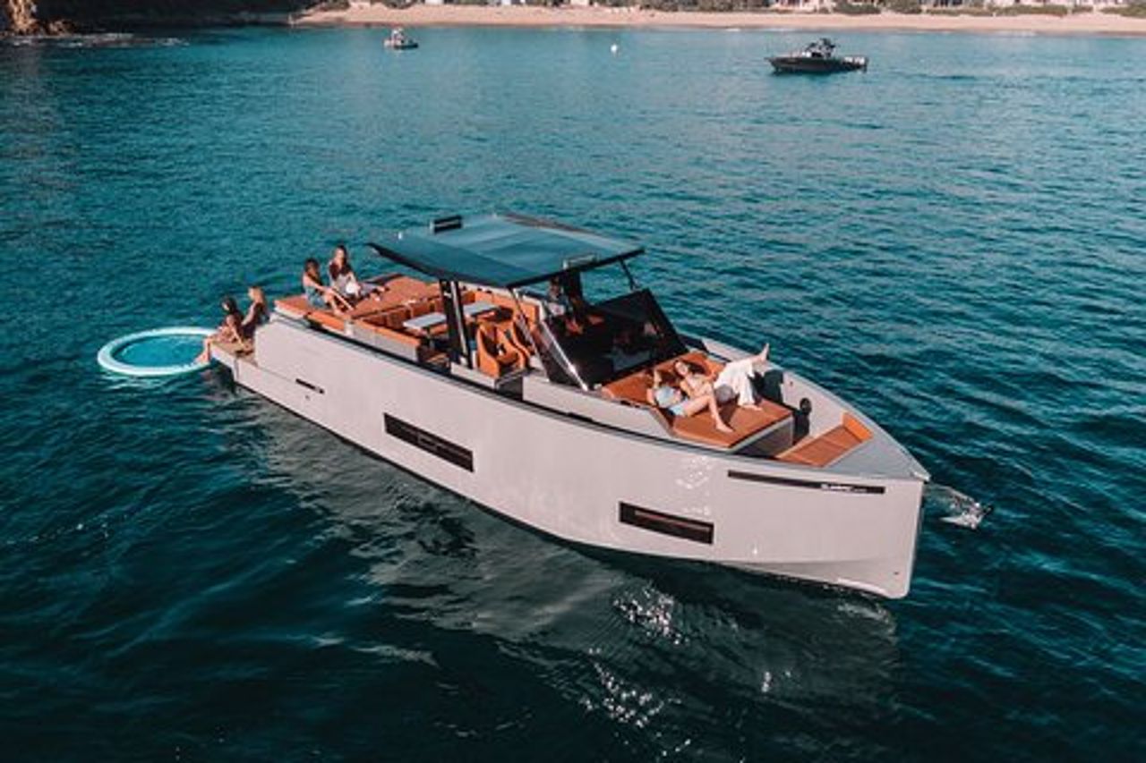 Tour privato in yacht sportivo esotico di 45 piedi a Newport Beach