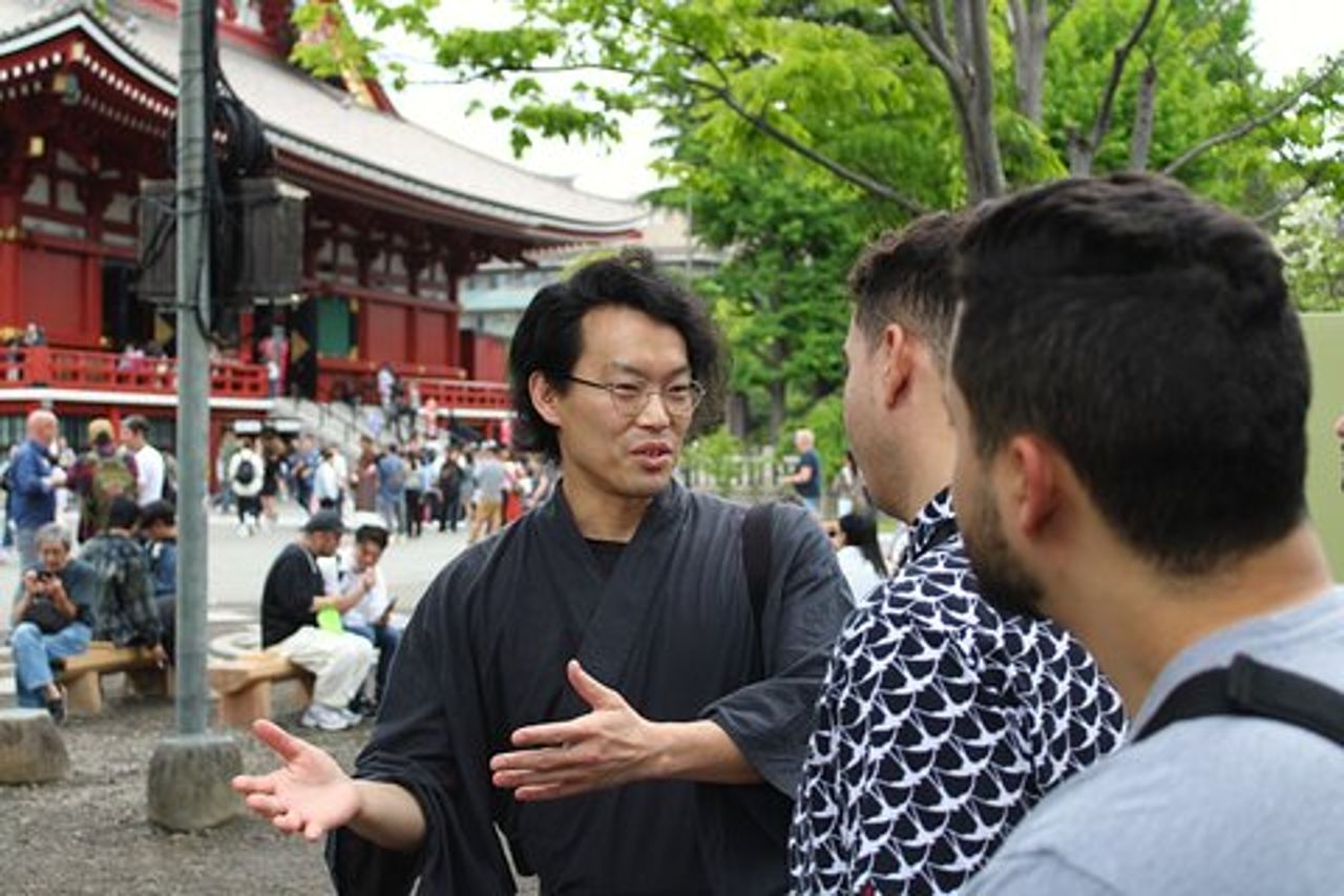Tokyo: Tour a piedi di Asakusa con comico giapponese