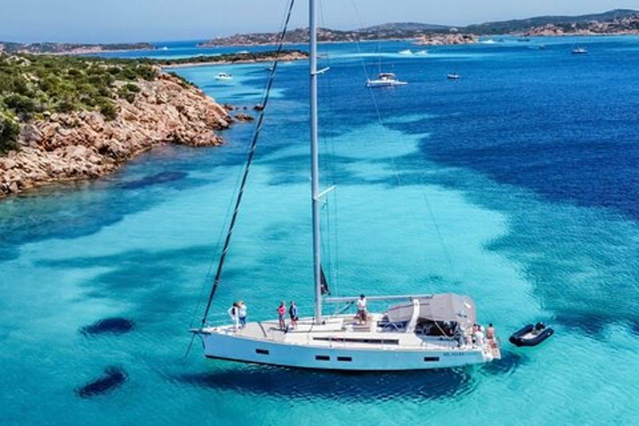 Tour In Barca A Vela Nell'arcipelago Di La Maddalena