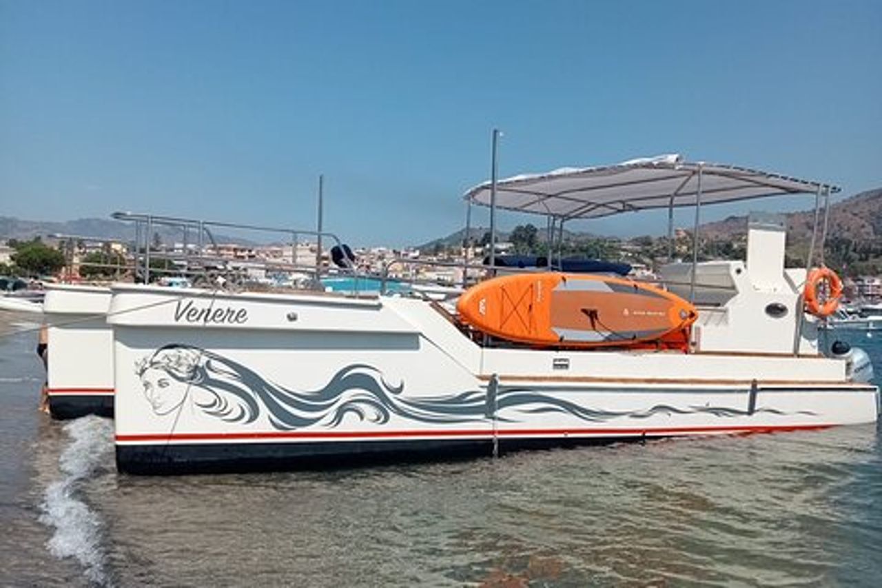 Taormina Dolfin Tour in Barca di 2 ore