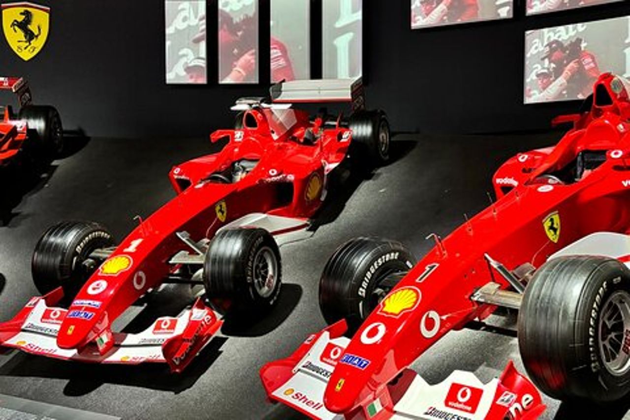 Tour Modena Food & Ferrari/Lamborghini per piccoli gruppi (giornata intera)