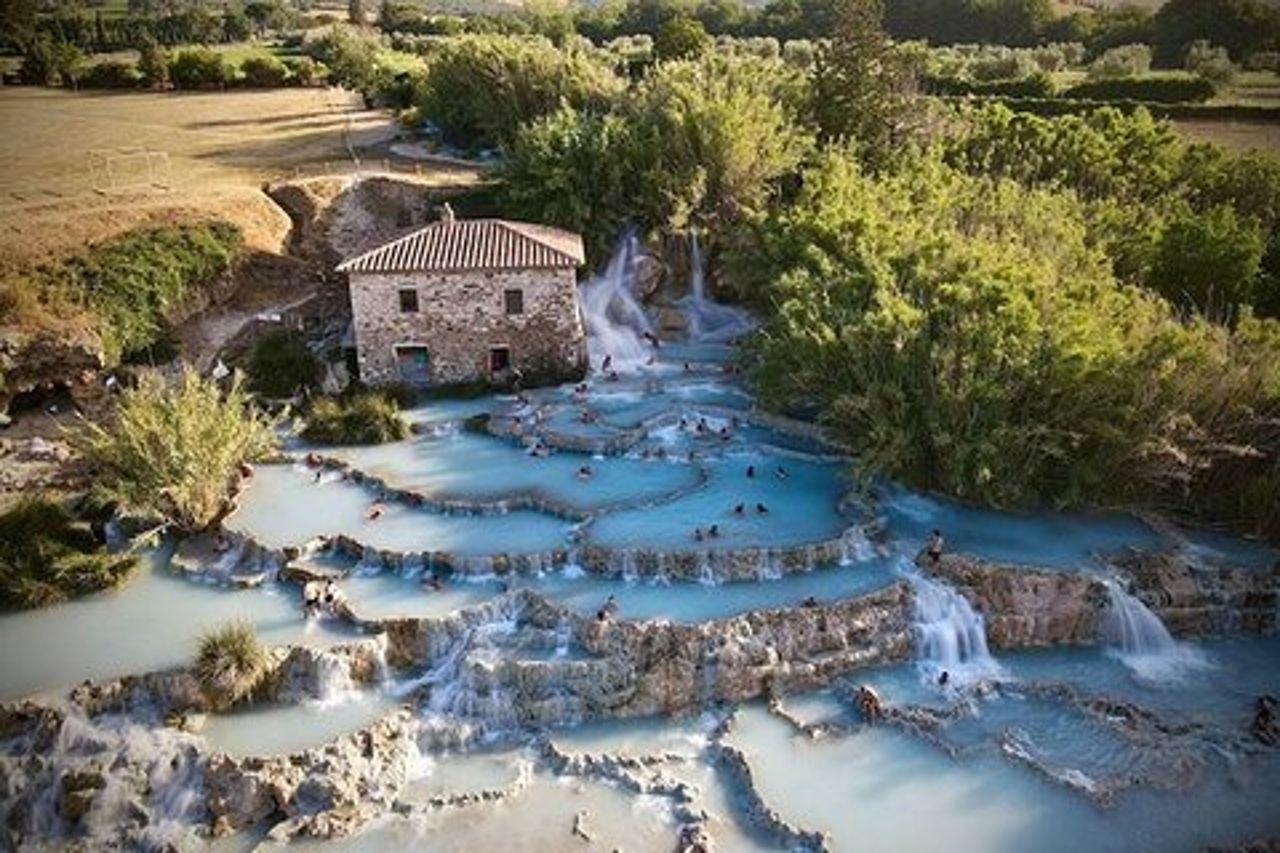 Tour guidato alle meravigliose cascate termali di Saturnia
