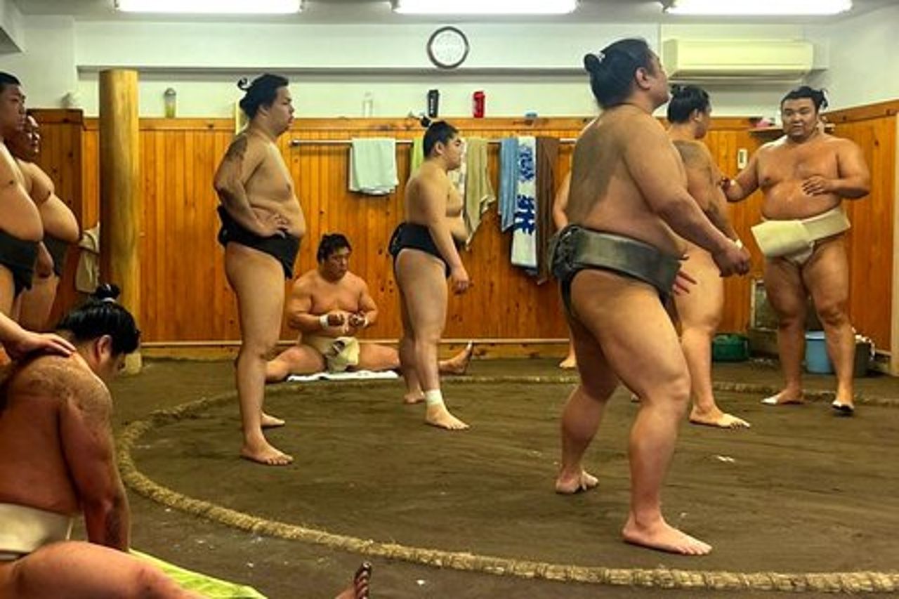 Tour a piedi di Tokyo: sumo, sushi, tè, templi e torre di Tokyo
