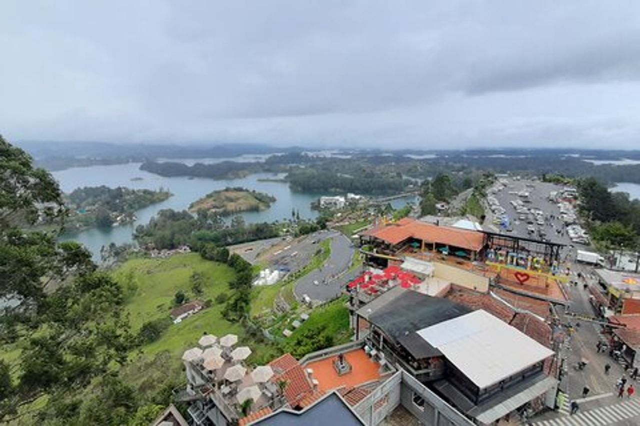 Tour guidato di Guatape da Medellin