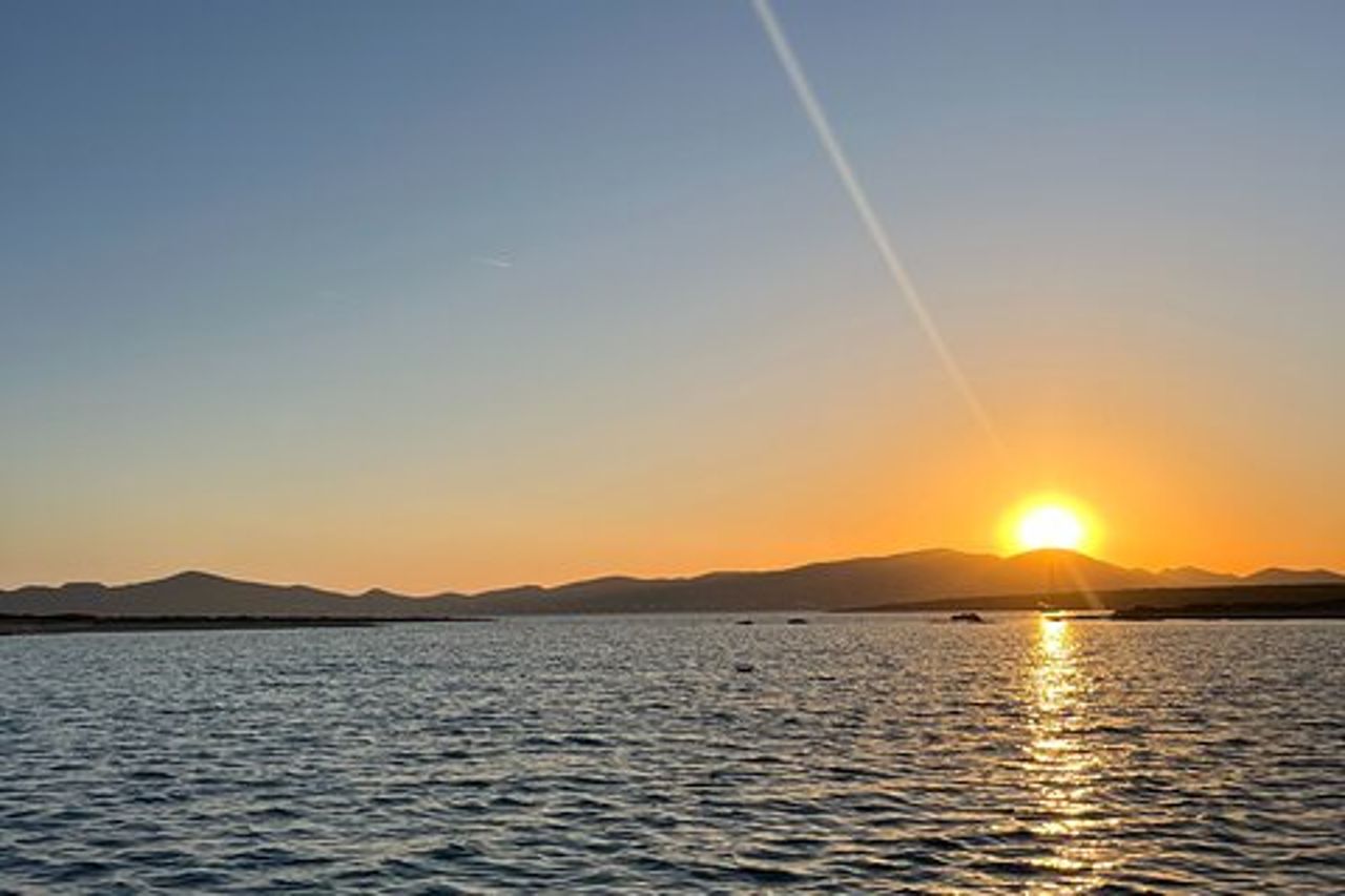 Tour al tramonto intorno ad Antiparos | Tour in barca privata