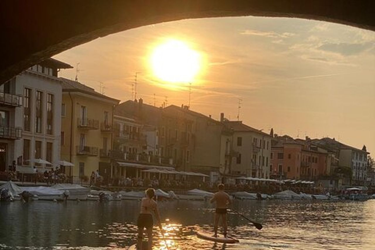 Esperienza in Sup con giro a Peschiera del Garda Lago di Garda