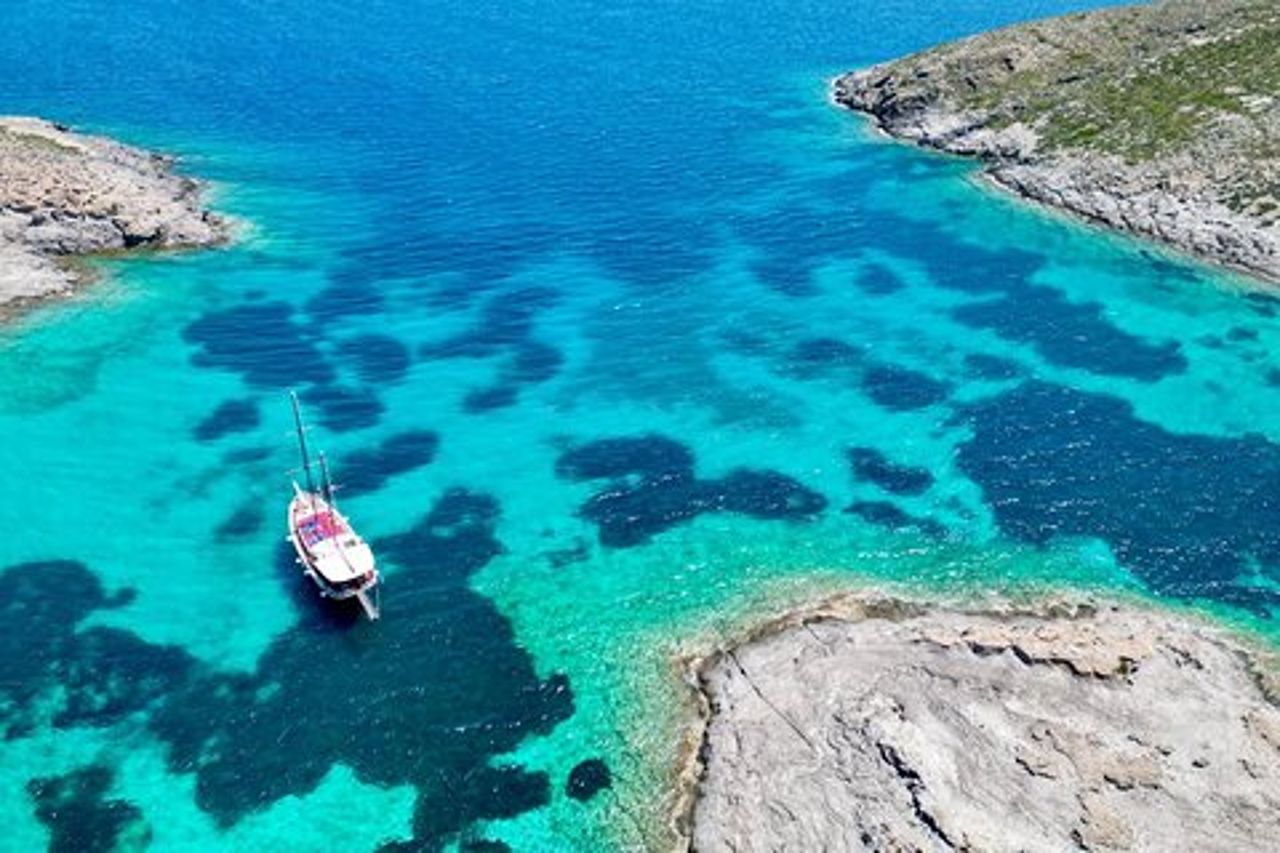 Crociera Privata a bordo di Galatea (Paros,Antiparos,Despotiko,Blue lagoon)