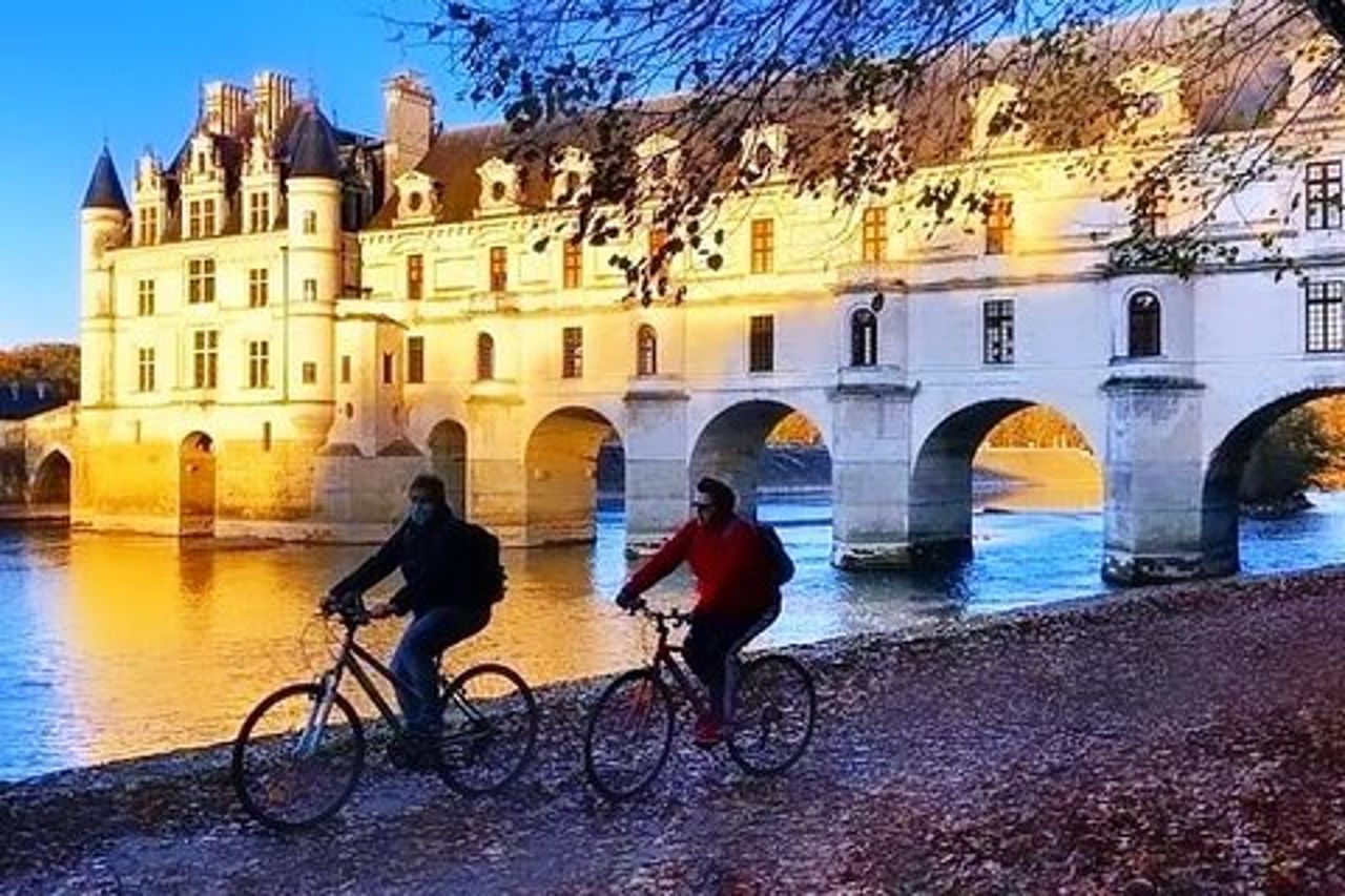 The Royal Escape : E-Bike & Picnic gourmet a Chenonceau.