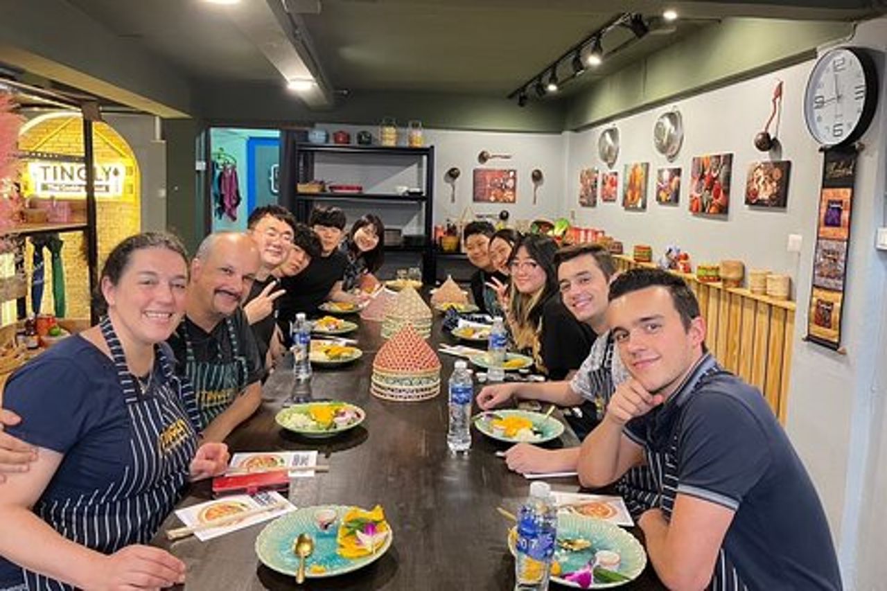 Corso serale della scuola di cucina tailandese formicolio