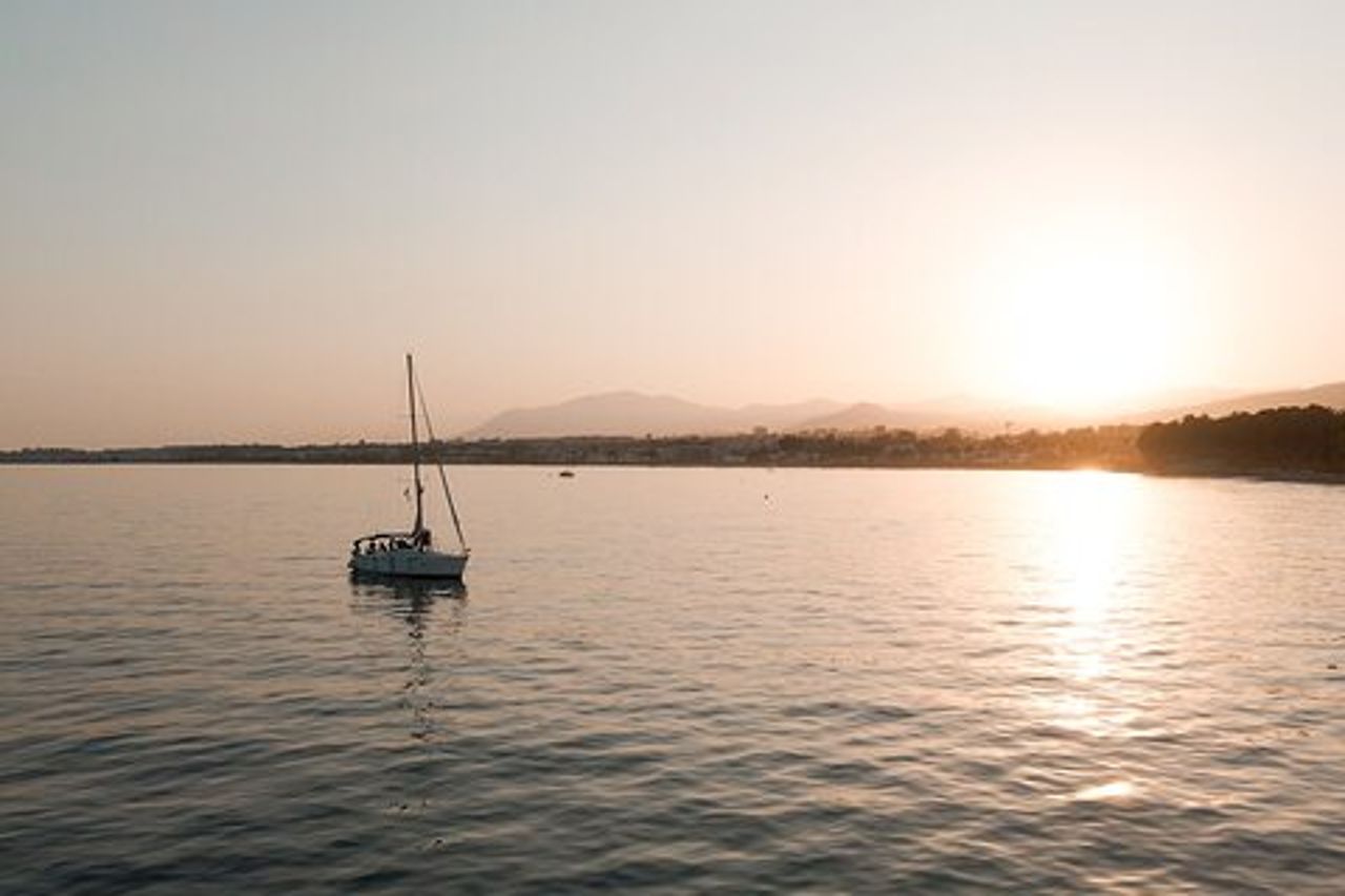 Charter di vela privata di 2 ore a Marbella