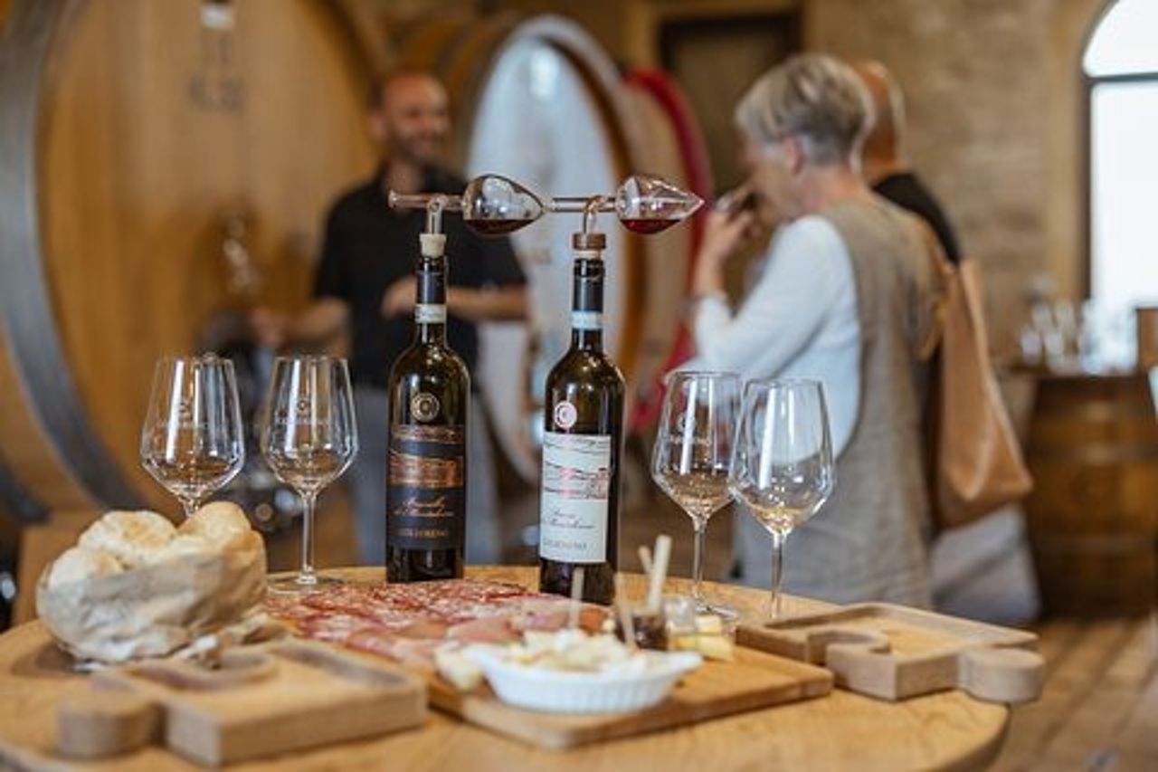 Degustazione di Brunello con salumi e formaggi toscani