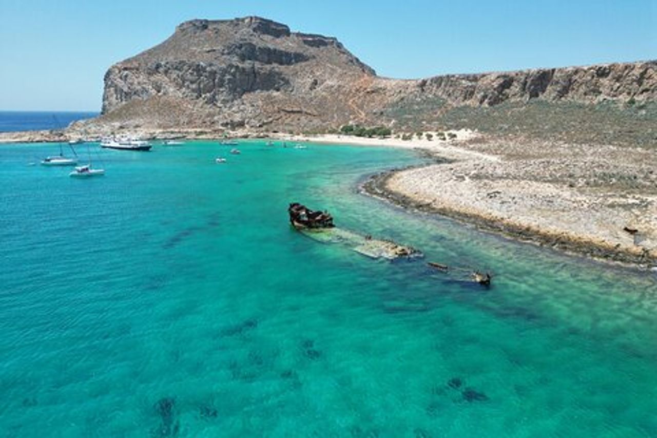 Crociera in barca privata sulla laguna di Balos e sull'isola di Gramvousa da Kissamos