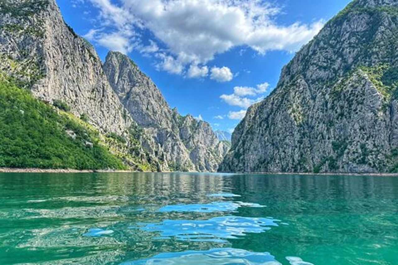 Fiume Shala e lago Komani - Gita di un giorno da Tirana / Durazzo / Scutari
