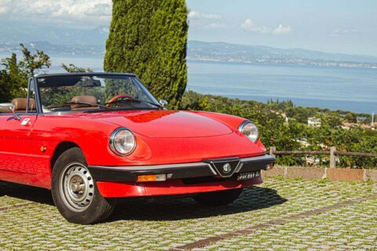 Esperienza in auto d'epoca sul Lago di Garda