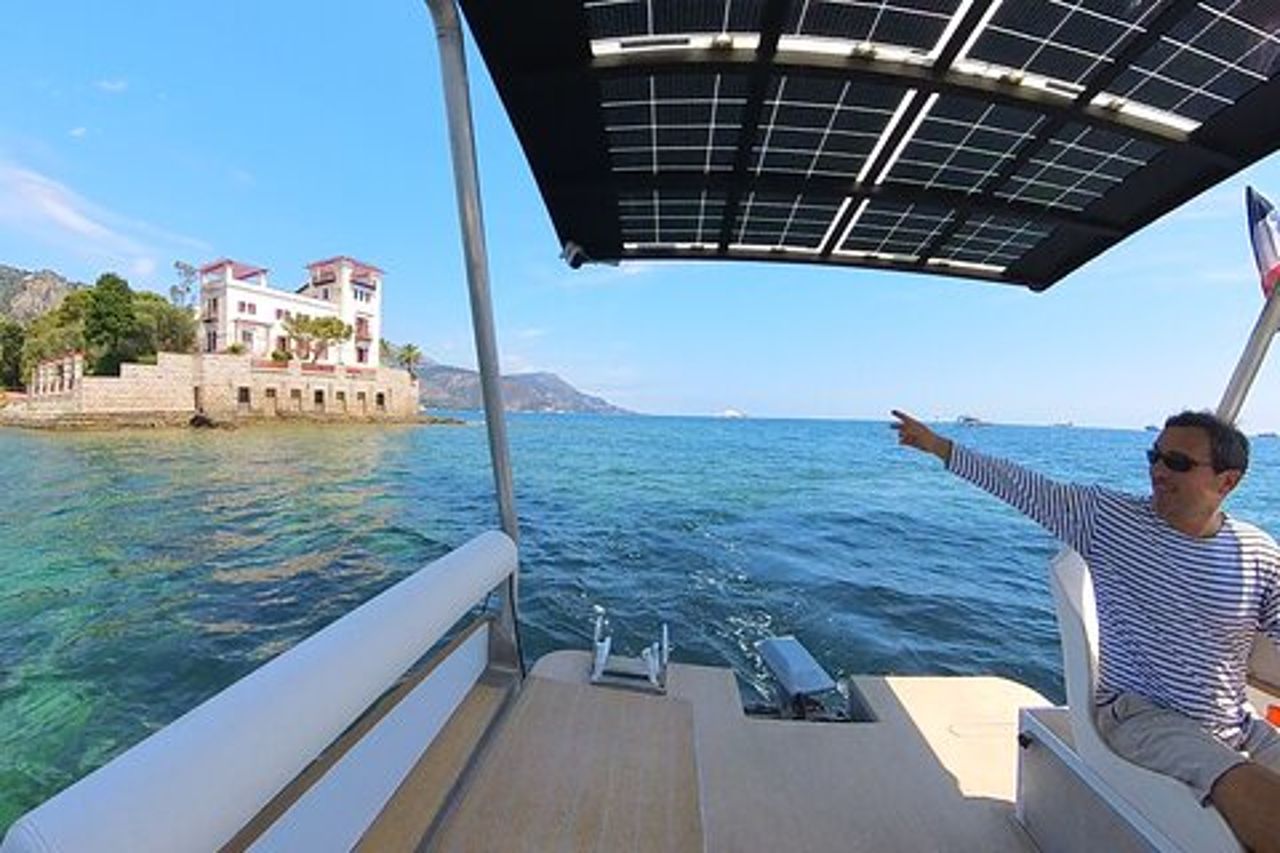Tour Premium su una barca a energia solare - Gruppo privato