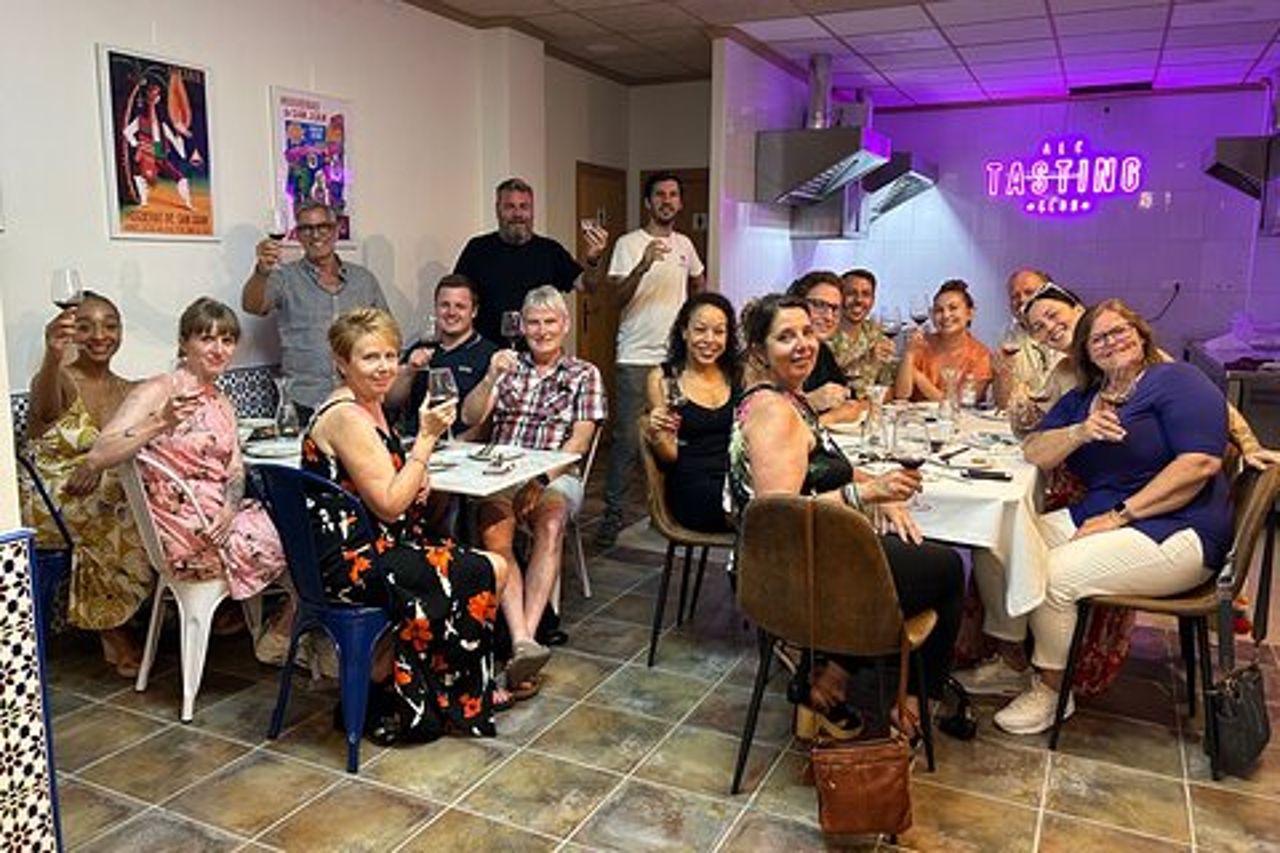 Degustazione di vini e tapas club di Alicante