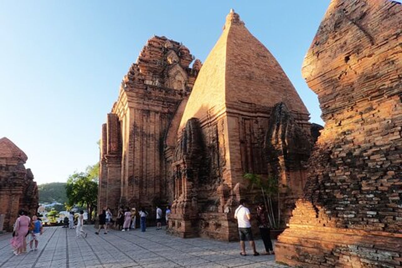 Tour privato : Nha Trang Tour di mezza giornata della città e pranzo con PHỞ