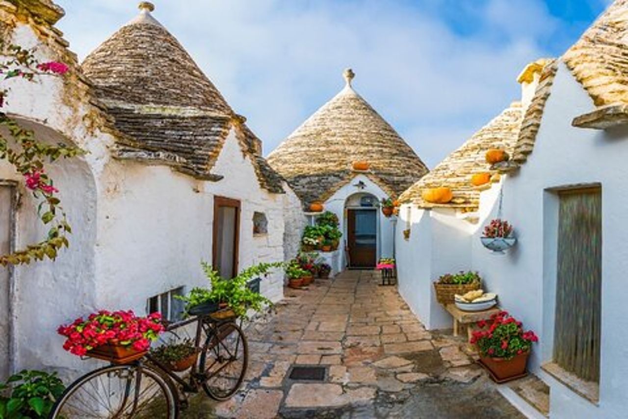 Tour di Alberobello & Guida a Matera, da Bari