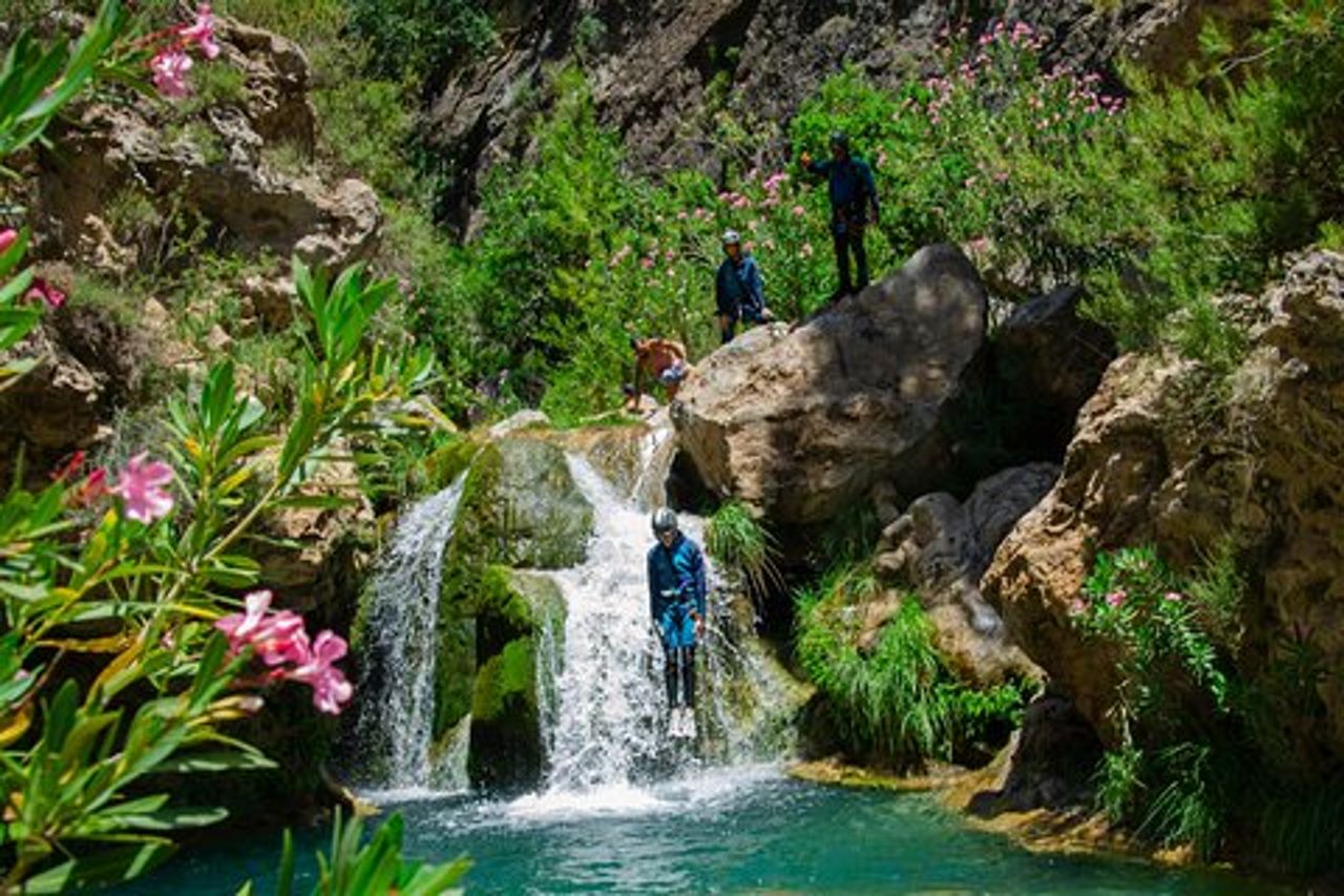 Avventura di canyoning nel Rio Verde a Granada