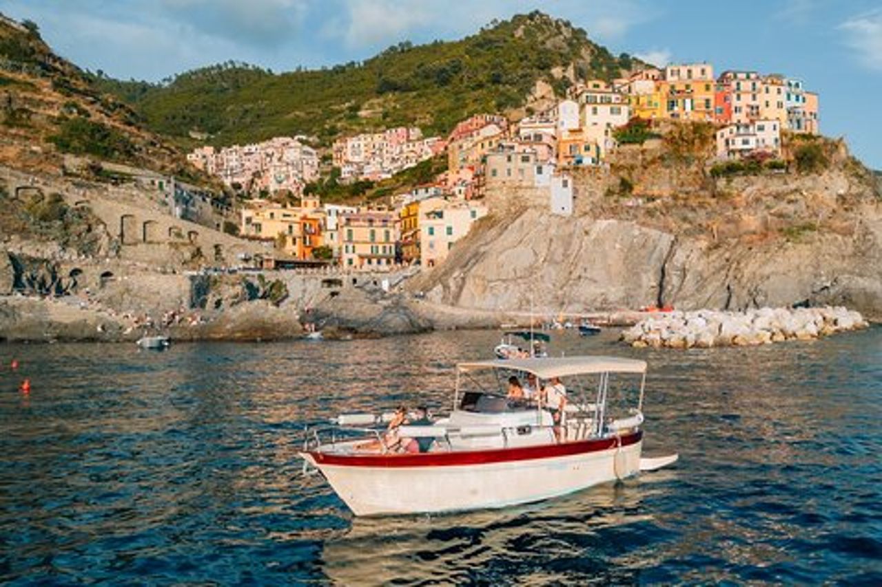 Cinque Terre Daytime Boat Tour: fuga nella bellezza e nel colore