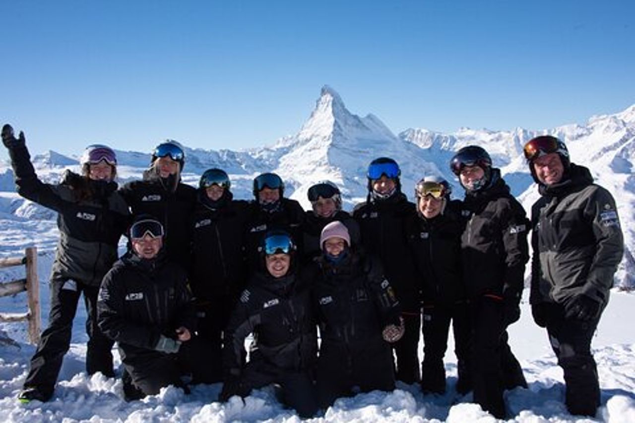 Lezione di sci o snowboard VIP - Giornata intera Zermatt