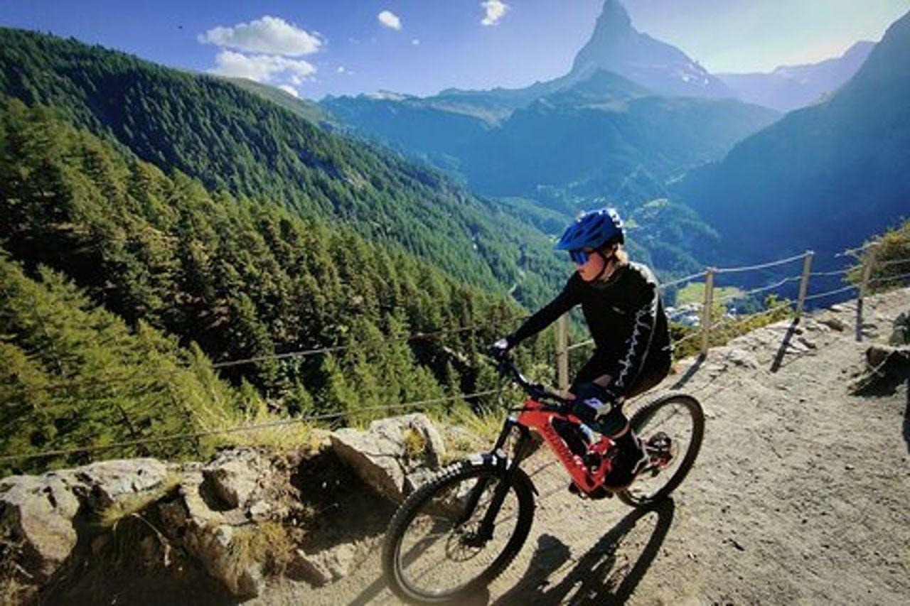 3 ore di mountain bike guidata a Zermatt