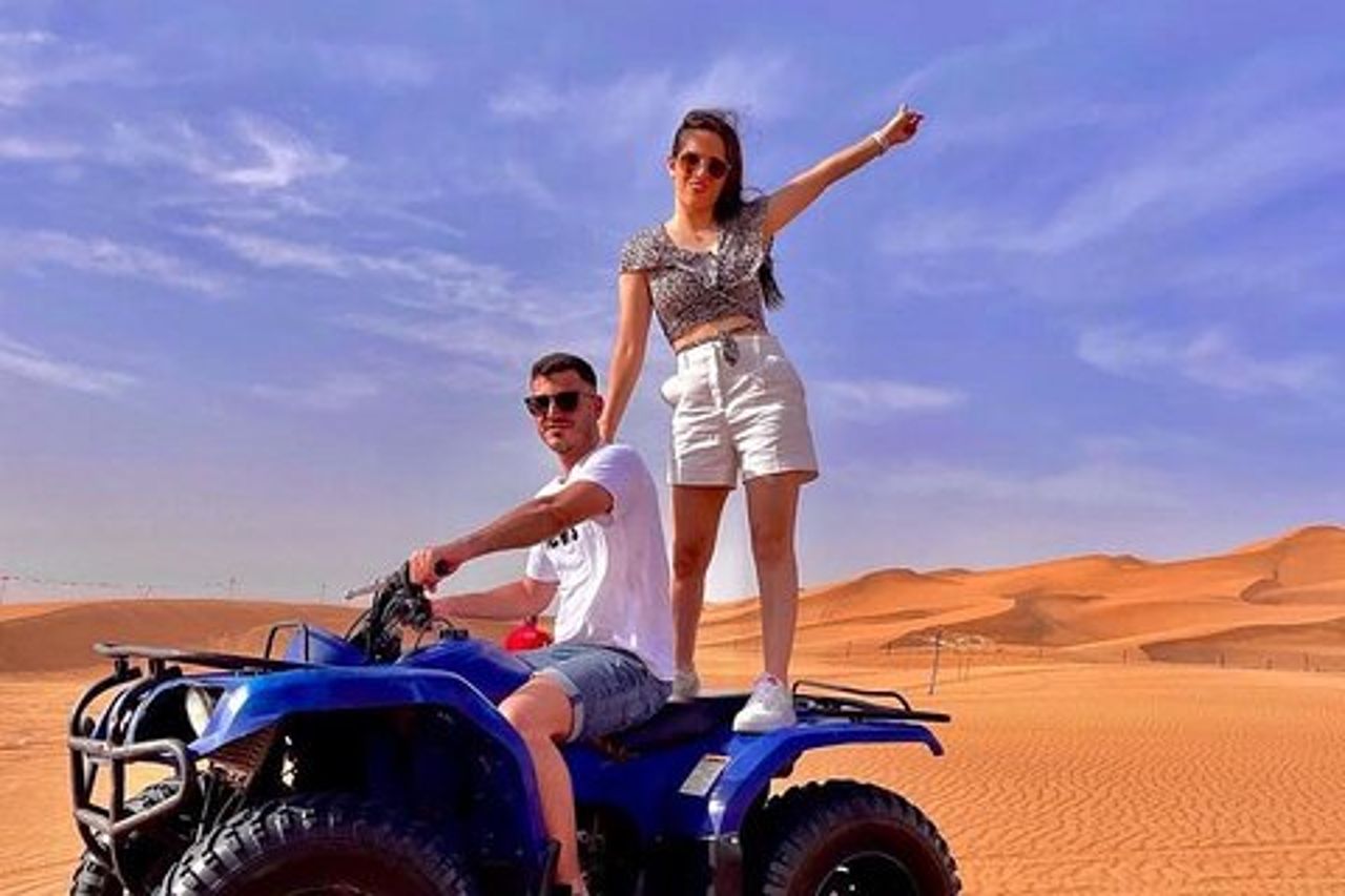 Mattinata in quad e safari nel deserto di sabbia rossa, giro in cammello, imbarco sulla sabbia