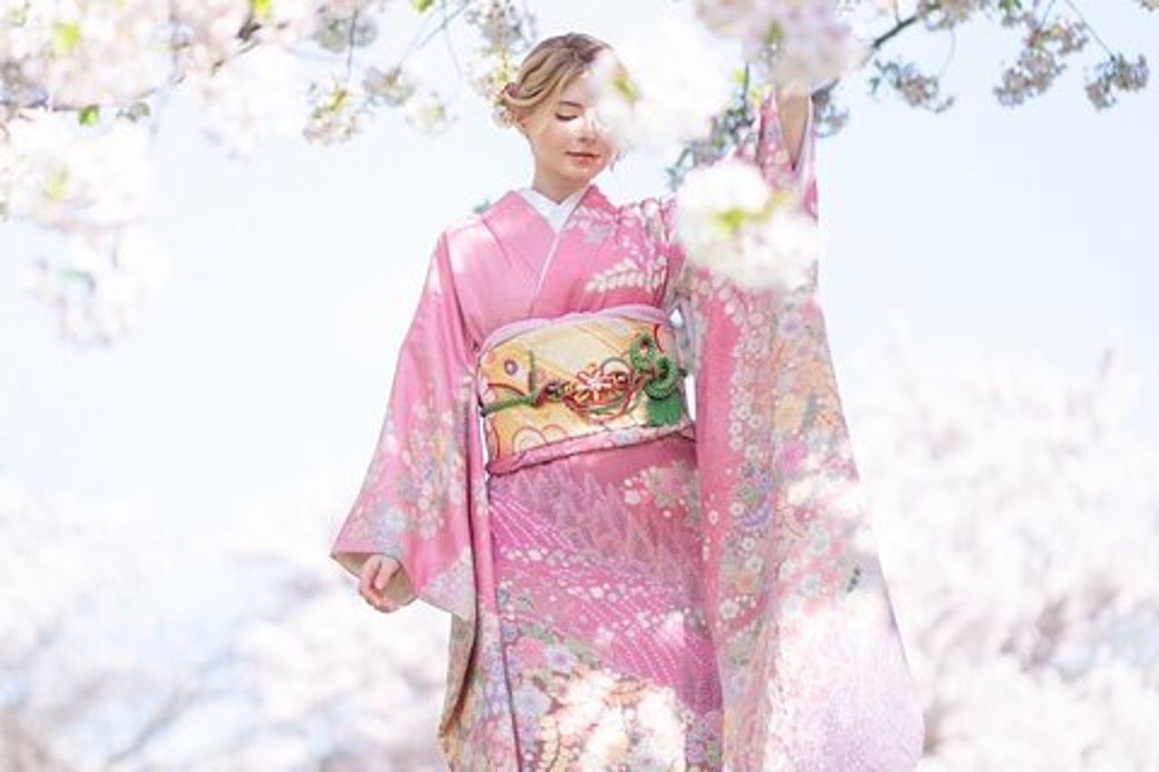 Noleggio Kimono autentico a Tokyo ad Asakusa con opzione fotografica