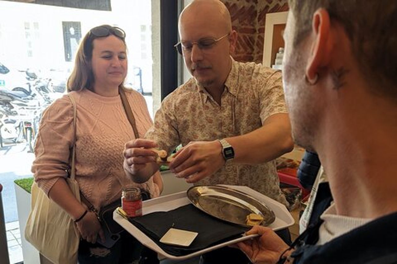 Tour gastronomico con cena a Bordeaux