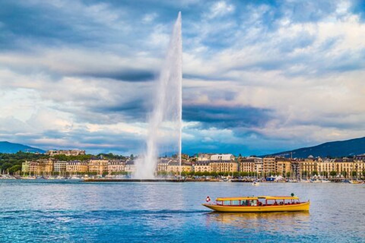 Tour privato della città vecchia di Ginevra con biglietti per la crociera sul lago di Genova