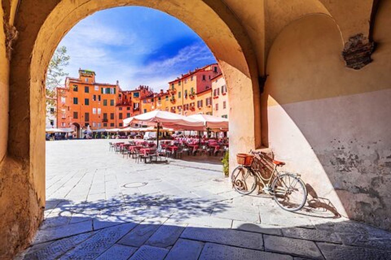 Tour privato di un giorno a Pisa e Lucca da Firenze